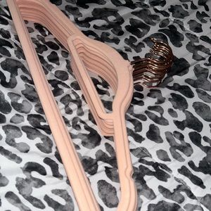 Set of 10, Non-Slip Pink Velvet Hangers